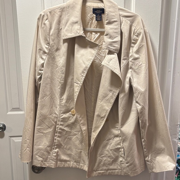 Brooks Brothers Jackets & Blazers - Brooks Brothers Women's Tan Trench Coat